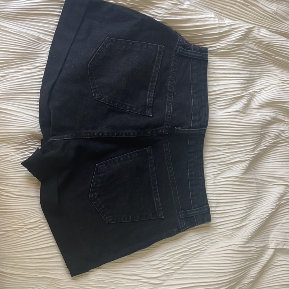 Shorts - Picture 2 of 3